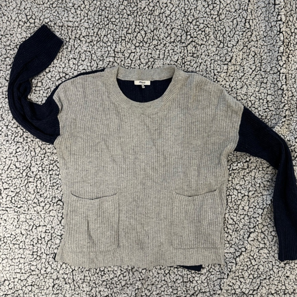 Madewell grey and navy knit sweater with pockets